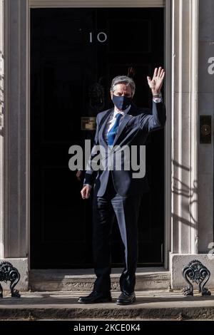 LONDRES, ROYAUME-UNI - 04 MAI 2021 : le secrétaire d'État américain Antony Blinken arrive au 10 Downing Street pour des entretiens avec le premier ministre britannique Boris Johnson, le 04 mai 2021 à Londres, en Angleterre. Le secrétaire Blinken se rend à Londres pour la réunion des ministres des Affaires étrangères et du développement de G7, la première réunion en personne depuis le début de la pandémie COVID-19, afin de discuter de questions telles que le rétablissement du coronavirus, le changement climatique et les tensions croissantes avec la Russie et la Chine. (Photo de Wiktor Szymanowicz/NurPhoto) Banque D'Images