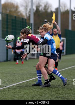 Rosie Blount des Darlington Mowden Park Sharks et Bethany Wilcock de Harlequins Women lors du match FÉMININ ALLIANZ PREMIER 15S entre le DMP Durham Sharks et Harlequins au château de Maiden, Durham City, Royaume-Uni, le 8th mai 2021. (Photo de Chris Booth/MI News/NurPhoto) Banque D'Images