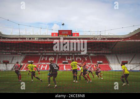 Action de goalmouth lors du match Sky Bet League 1 entre Sunderland et Northampton Town au stade de Light, Sunderland, Royaume-Uni, le 9th mai 2021. (Photo de Mark Fletcher/MI News/NurPhoto) Banque D'Images