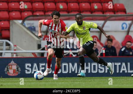 Lors du match de la Sky Bet League 1 entre Sunderland et Northampton Town au stade de Light, Sunderland, Royaume-Uni, le 9th mai 2021. (Photo de Mark Fletcher/MI News/NurPhoto) Banque D'Images