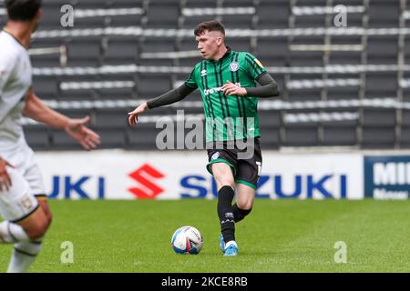 Rochdale's Conor Grant lors de la première moitié de la Sky Bet League un match entre MK Dons et Rochdale au stade MK, Milton Keynes, Royaume-Uni, le 9th mai 2021. (Photo de John Cripps/MI News/NurPhoto) Banque D'Images