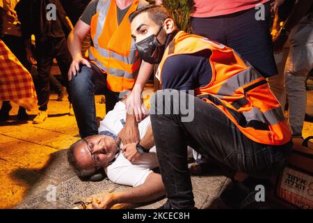 La police israélienne a violemment dispersé une protestation palestinienne contre les actions israéliennes à Jérusalem et dans la bande de Gaza, dans la ville côtière du nord de Haïfa, le mardi 11 mai 2021. (Photo de Mati Milstein/NurPhoto) Banque D'Images