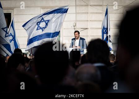 Matteo Salvini lors de son discours la communauté juive de Rome s'est réunie au Portico d'Ottavia pour soutenir Israël après que le conflit au Moyen-Orient a de nouveau éclaté. Plusieurs hommes politiques ont également manifesté leur solidarité sur 12 mai 2021 à Rome, Italie (photo d'Andrea Ronchini/NurPhoto) Banque D'Images