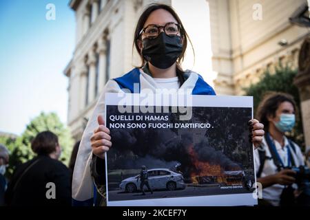 La communauté juive de Rome s'est réunie au Portico d'Ottavia pour soutenir Israël après que le conflit au Moyen-Orient s'est à nouveau enflammé. Plusieurs hommes politiques ont également manifesté leur solidarité sur 12 mai 2021 à Rome, Italie (photo d'Andrea Ronchini/NurPhoto) Banque D'Images