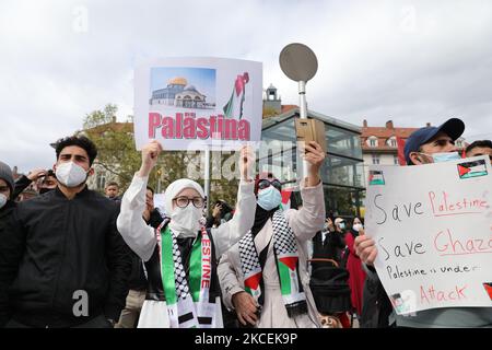 Les participants participent à une manifestation pro-palestinienne à Stuttgart, en Allemagne, sur 15 mai 2021 (photo d'Agron Beqiri/NurPhoto) Banque D'Images