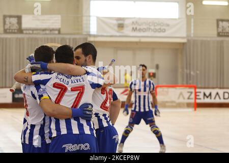 Gonçalo Alves fête avec ses coéquipiers lors du match de la finale de hockey Euroliga Rink entre le FC Porto et le Sporting CP, à Pavillhao do Luso, Luso, Portugal, 16 mai, 2021 (photo de João Rico/NurPhoto) Banque D'Images