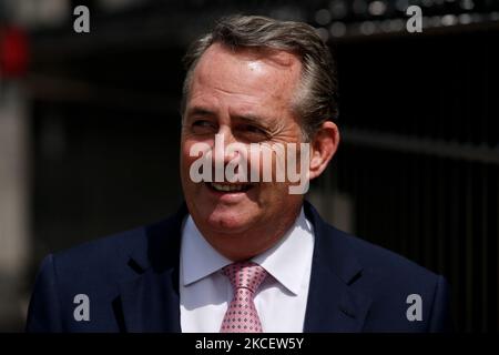 Liam Fox, député du Parti conservateur de North Somerset, se promène devant les chambres du Parlement à Londres, en Angleterre, sur 18 mai 2021. Fox a été secrétaire d'État au Commerce international de juillet 2016 à juillet 2019. (Photo de David Cliff/NurPhoto) Banque D'Images