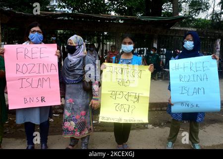Des groupes de femmes journalistes participent à une manifestation demandant la libération de la journaliste d'investigation Rozina Islam, détenue à Dhaka, au Bangladesh, sur 19 mai 2021. (Photo par Mamunur Rashid/NurPhoto) Banque D'Images
