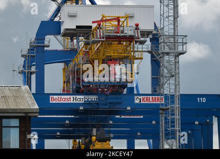 Vue sur les grues maritimes dans le terminal à conteneurs du port de Belfast. Mercredi, 19 mai 2021, à Bangor, comté en bas, Irlande du Nord (photo par Artur Widak/NurPhoto) Banque D'Images