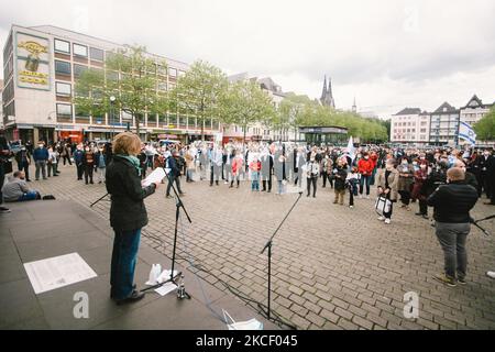 Les gens participent à un rassemblement pro-israélien contre l'antisémitisme à Cologne, en Allemagne, sur 20 mai 2021 (photo de Ying Tang/NurPhoto) Banque D'Images