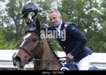 Le pilote français Olivier Robert, avec Vivaldi des Menaux, remporte l'édition 110th du Concours International de saut de foire (CSI) Madrid 5 *, qui fait partie du circuit équestre des champions mondiaux de Longines, aujourd'hui au Club de Campo Villa de Madrid, à Madrid, en Espagne, sur 22 mai 2021. (Photo par Oscar Gonzalez/NurPhoto) Banque D'Images