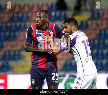 Simy du FC Crotone pendant la série Un match entre le FC Crotone et l'ACF Fiorentina sur le stade 22 mai 2021 'Ezio Scida' à Crotone, Italie (photo de Gabriele Maricchiolo/NurPhoto) Banque D'Images