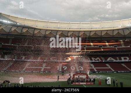 Joueurs Atletico lors de la cérémonie de remise du trophée de championnat de la Liga 20/21 à l'Estadio Wanda Metropolitano sur 23 mai 2021 à Madrid, Espagne. (Photo de Jose Breton/Pics action/NurPhoto) Banque D'Images