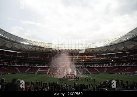 Joueurs Atletico lors de la cérémonie de remise du trophée de championnat de la Liga 20/21 à l'Estadio Wanda Metropolitano sur 23 mai 2021 à Madrid, Espagne. (Photo de Jose Breton/Pics action/NurPhoto) Banque D'Images