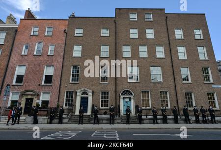 Le groupe de pilotes 'Recover Irish Aviation' fait une démonstration à l'extérieur de Leinster House à Dublin. Le lundi 24 mai 2021, à Dublin, Irlande. (Photo par Artur Widak/NurPhoto) Banque D'Images