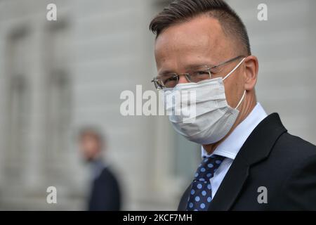 Le ministre hongrois des Affaires étrangères, Peter Szijjarto, quitte le ministère irlandais des Affaires étrangères lors de sa visite à Dublin. Mardi, 25 mai 2021, à Dublin, Irlande. (Photo par Artur Widak/NurPhoto) Banque D'Images