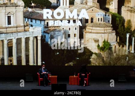 Le maire de Rome Virginia Raggi avec le ministre des Affaires étrangères Luigi Di Maio lors de la réunion de la ville intelligente ROM 2030 sur 25 mai 2021 à Rome, Italie. (Photo par Andrea Ronchini/NurPhoto) Banque D'Images