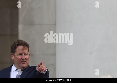 Darragh O'Brien, ministre irlandais du logement, du gouvernement local et du patrimoine, a vu à l'extérieur de la maison personnalisée de Dublin, où il a participé à l'événement commémoratif marquant 100 ans depuis l'incendie de la maison personnalisée à Dublin. Le ministre O'Brien a ensuite rencontré des représentants des médias où il a réaffirmé son engagement à présenter un certificat numérique vert Dès que possible. Dans le cadre des propositions, les gens se voir remettre un passe numérique qui peut être scanné à l'aéroport, indiquant qu'ils ont vacciné, testé négatif ou récupéré du virus. Mardi, 25 mai 2021, à Dublin, Irlande. Banque D'Images