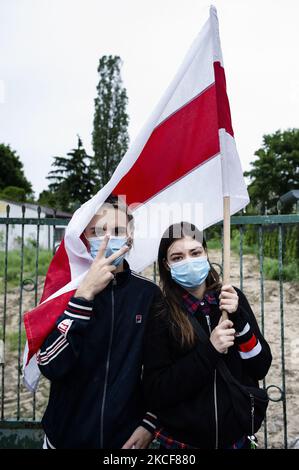 Les Biélorusses et les Polonais se sont rassemblés devant l'ambassade du Bélarus à Varsovie pour protester contre la dictature de Loukachenko, appelant à la libération de plus de 400 prisonniers politiques détenus en détention par le régime présidentiel. Varsovie, Pologne, sur 25 mai 2021. (Photo de Piotr Lapinski/NurPhoto) Banque D'Images