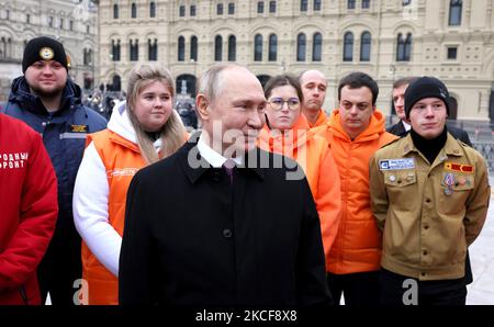 Moscou, Fédération de Russie. 04th novembre 2022. Le Président russe Vladimir Poutine s'adresse aux représentants des associations publiques nationales, après avoir assisté à une cérémonie de mise en fleur au monument de Minin et de Pozharsky sur la place Rouge à Moscou, lors de la Journée nationale de l'unité à Moscou, en Russie, vendredi, à 4 novembre 2022. Photo par Kremlin POOL/UPI crédit: UPI/Alay Live News Banque D'Images