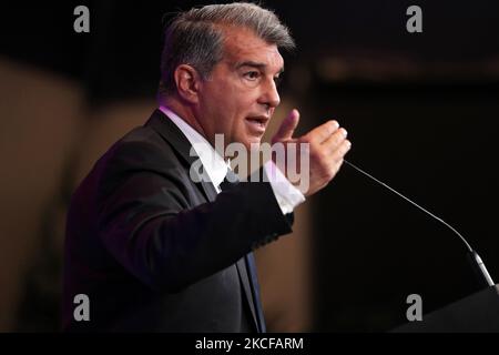 Le Président du FC Barcelone se présente à une conférence de presse pour exposer la situation des zones économiques et sportives du club, le 28th mai 2021, à Barcelone, en Espagne. (Photo de Joan Valls/Urbanandsport/NurPhoto) Banque D'Images