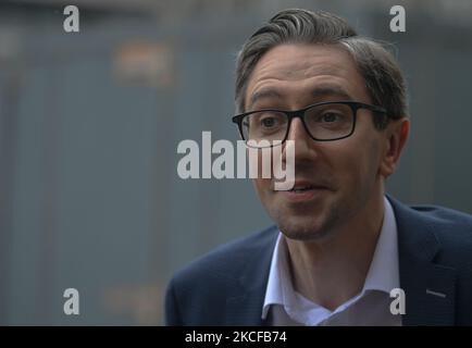 Simon Harris, ministre de l'enseignement supérieur, de la recherche, de l'innovation et de la Science, s'adresse aux médias après la réunion du cabinet d'aujourd'hui au château de Dublin. Le vendredi 28 mai 2021, à Dublin, Irlande. (Photo par Artur Widak/NurPhoto) Banque D'Images