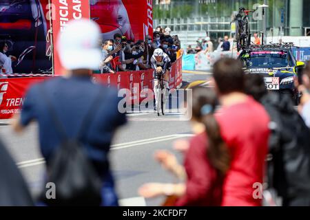 Mauro Schmid de Suisse et Team Qhubeka Assos à l'arrivée lors de la course de vélo Giro d'Italia 2021 après la 21st et dernière étape sur 30 mai 2021 à Milan. À Milan, Italie (photo de Mairo Cinquetti/NurPhoto) Banque D'Images