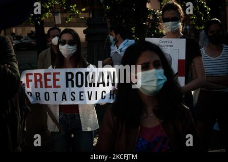 Manifestation "ensemble contre le terrorisme" organisée par l'Association bélarussienne en Italie "Supolka" pour dénoncer le régime Loukachenko et demander la libération immédiate du journaliste romain Protasevich et de tous les prisonniers politiques bélarusses sur 3 juin 2021 à Rome, en Italie. (Photo par Andrea Ronchini/NurPhoto) Banque D'Images