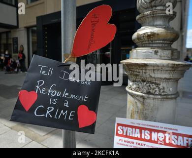 Une protestation du mouvement de solidarité irlandaises-syriennes devant l'ambassade du Danemark en faveur du peuple syrien qui a été expulsé du Danemark vers la Syrie. Le vendredi 4 juin 2021, à Dublin, Irlande. (Photo par Artur Widak/NurPhoto) Banque D'Images