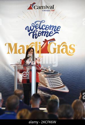 4 juin 2021 - Port Canaveral, Floride, États-Unis - Carnaval ligne de croisière la présidente Christine Duffy fait des remarques à un événement marquant à l'arrivée du Mardi gras, Carnaval ligne de croisière plus récent navire, à Port Canaveral, son port d'origine, sur 4 juin 2021 à Port Canaveral, Floride. Ce navire de 1 130 mètres de long est le premier navire de croisière des Amériques alimenté par le gaz naturel liquéfié et le premier à être équipé d'une roue à roulettes. (Photo de Paul Hennessy/NurPhoto) Banque D'Images