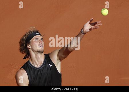 Alexandre Sascha Zverev d'Allemagne au cours du jour 13 de Roland-Garros 2021, Open de France 2021, un tournoi de tennis Grand Chelem sur 11 juin 2021 au stade Roland-Garros à Paris, France. (Photo de Mehdi Taamallah/NurPhoto) Banque D'Images