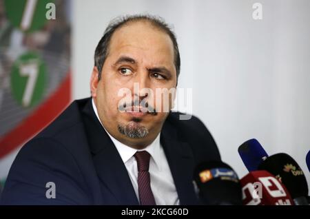Abou el-Fadhl Baadji, secrétaire général du Front de libération nationale (FLN), donne une conférence de presse au siège du parti à Alger, Algérie, 16 juin 2021 (photo de Billal Bensalem/NurPhoto) Banque D'Images