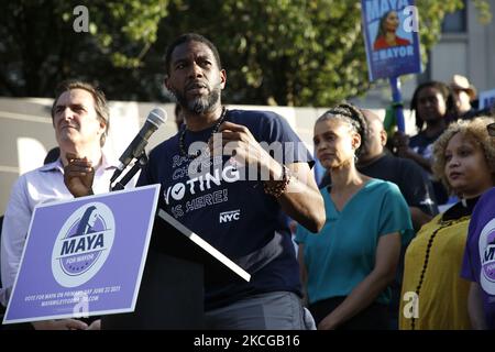 L'avocat du public Jumaane Williams prend la parole lors de la conférence de presse maya Wiley du candidat de la ville de New York la veille de la primaire démocrate sur 21 juin 2021, dans le quartier de Brooklyn, à New York. ÉTATS-UNIS... Wiley, ancien membre du gouvernement du maire actuel, a gagné du terrain ces derniers jours pour se classer parmi les trois meilleurs candidats favoriens. (Photo de John Lamparski/NurPhoto) Banque D'Images