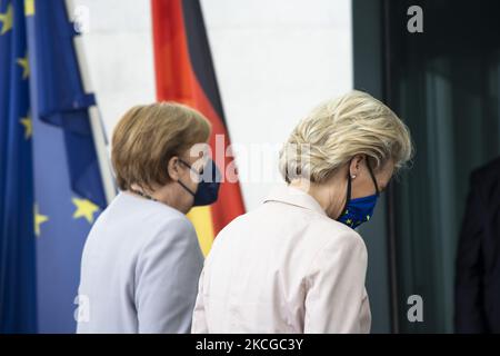 La chancelière allemande Angela Merkel accueille la présidente de la Commission européenne Ursula von der Leyen à son arrivée à la chancellerie de Berlin, en Allemagne, sur 22 juin 2021. (Photo par Emmanuele Contini/NurPhoto) Banque D'Images