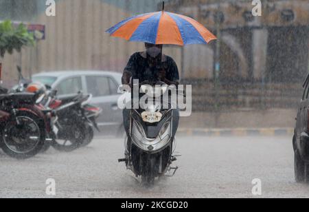 La mousson tombe dans la capitale de l'État indien de l'est, Bhubaneswar, sur 23 juin 2021. (Photo par STR/NurPhoto) Banque D'Images