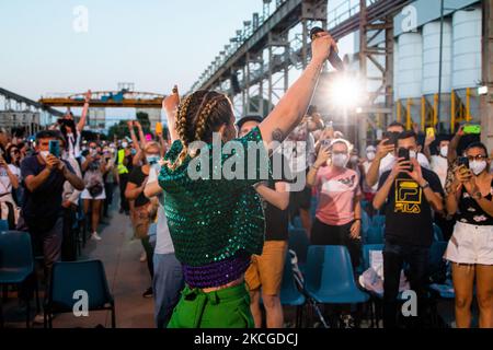 Emma Marrone se produit en direct à Carroponte sur 23 juin 2021 à Milan, Italie. (Photo par Alessandro Bremec/NurPhoto) Banque D'Images