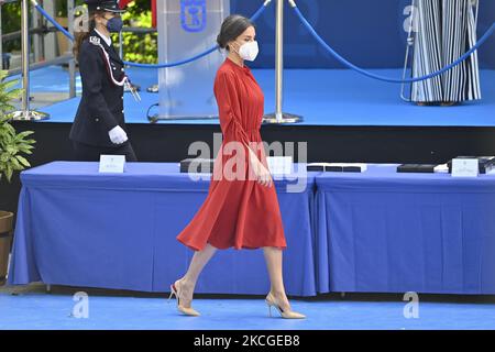 La reine Letizia d'Espagne assiste à l'acte de commémoration de la police municipale, au parc du Retiro, à 24 juin 2021, à Madrid, en Espagne. La reine Letizia préside cet événement à l'anniversaire de 50th de l'incorporation des femmes à cet organisme municipal. (Photo par Oscar Gonzalez/NurPhoto) Banque D'Images