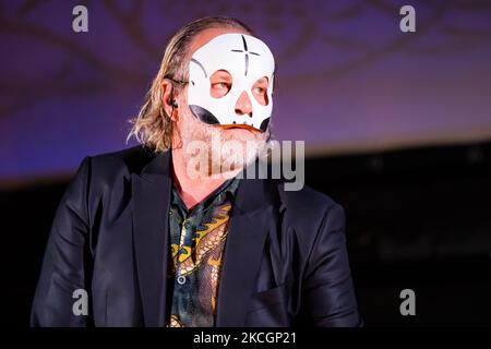 Davide Toffolo se produit en direct pour la Milanesiana au Castello Sforzesco sur 30 juin 2021 à Milan, en Italie. (Photo par Alessandro Bremec/NurPhoto) Banque D'Images