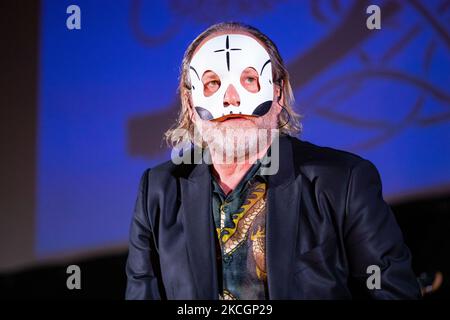 Davide Toffolo se produit en direct pour la Milanesiana au Castello Sforzesco sur 30 juin 2021 à Milan, en Italie. (Photo par Alessandro Bremec/NurPhoto) Banque D'Images