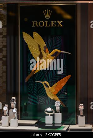 Montres ROLEX exposées dans une vitrine du centre-ville de Dublin. Le jeudi 01 juillet 2021, à Dublin, Irlande. (Photo par Artur Widak/NurPhoto) Banque D'Images