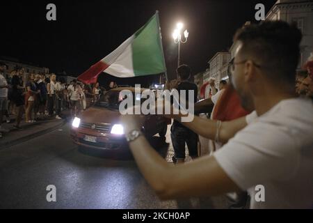 Les Italiens célèbrent la victoire de la demi-finale à Pise, en Italie, sur 6 juillet 2021. L'Italie a remporté la demi-finale contre l'Espagne et va à la finale des Championnats d'Europe de l'UEFA. (Photo par Enrico Mattia Del Punta/NurPhoto) Banque D'Images