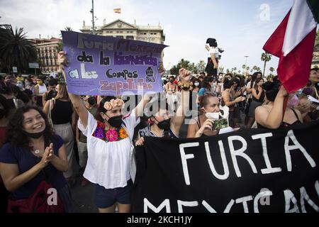 Une délégation de l'EZLN (Ejército Zapatista de Liberación Nacional) appelée 'Escuadrón 421' arrive à Barcelone dans le cadre de sa tournée en Europe, à Barcelone, en Espagne, le mardi 6 juillet 2021. (Photo de Robert Bonet/NurPhoto) Banque D'Images