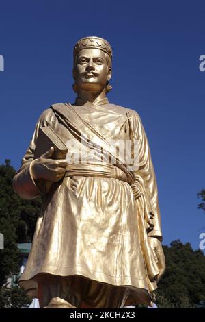 Statue du poète népalais Bhanubhakta Acharya sur la place Chowrasta à Darjeeling, Bengale-Occidental, Inde, sur 17 novembre 2012. Bhanubhakta est considéré comme le premier poète à écrire en langue népalaise. (Photo de Creative Touch Imaging Ltd./NurPhoto) Banque D'Images