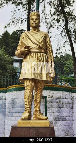 Statue du poète népalais Bhanubhakta Acharya sur la place Chowrasta à Darjeeling, Bengale-Occidental, Inde, sur 30 mai 2010. Bhanubhakta est considéré comme le premier poète à écrire en langue népalaise. (Photo de Creative Touch Imaging Ltd./NurPhoto) Banque D'Images