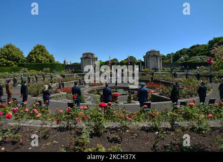 Paul Givan, premier ministre d'Irlande du Nord, et Michelle O'Neill, première ministre adjointe d'Irlande du Nord, ont assisté à une cérémonie de pose de couronnes marquant le 105th anniversaire de la bataille de la somme, dans les jardins du mémorial national de guerre irlandais, à Islandbridge, à Dublin. Samedi 10 juillet 2021, à Dublin, Irlande (photo d'Artur Widak/NurPhoto) Banque D'Images