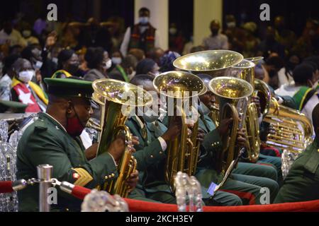 Des membres de la bande de l'armée nigériane se sont produits pendant le service de mise au repos du regretté Prophète Temitope Balogun Joshua, fondateur de Synagogue Eglise de toutes les nations (SCOAN) à Ikotun-Egbe, Lagos, Nigeria, vendredi, 9 juillet 2021. Le prophète Temitope Balogun Joshua, qui mourut 5 juin, fut enterré vendredi 9 juillet 2021 pendant une semaine d'inhumation. Photo d'Adekunle Ajayi (photo d'Adekunle Ajayi/NurPhoto) Banque D'Images