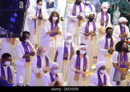 Membres de Synagogue Eglise de toutes les nations (SCOAN) pendant le service de pose au repos pour le regretté Prophète Temitope Balogun Joshua, fondateur de SCOAN à Ikotun-Egbe, Lagos, Nigeria, vendredi, 9 juillet 2021. Le prophète Temitope Balogun Joshua, qui mourut 5 juin, fut enterré vendredi 9 juillet 2021 pendant une semaine d'inhumation. Photo d'Adekunle Ajayi (photo d'Adekunle Ajayi/NurPhoto) Banque D'Images