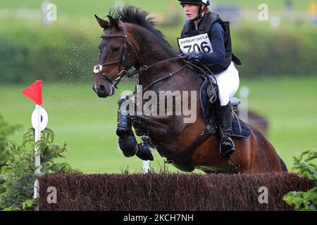 Erin Jennings équitation nuit Fury lors de l'événement PT Section M Cross Country au Barbury Castle International Horse Trials, Marlborough, Wiltshire, Royaume-Uni, le dimanche 11th juillet 2021. (Photo de Jon Bromley/MI News/NurPhoto) Banque D'Images