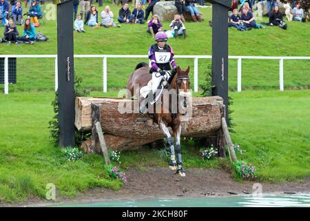 Ginny Howe à cheval Undalgo de Windsor pendant l'événement 4* Cross Country au Barbury Castle International Horse Trials, Marlborough, Wiltshire, Royaume-Uni, le dimanche 11th juillet 2021. (Photo de Jon Bromley/MI News/NurPhoto) Banque D'Images