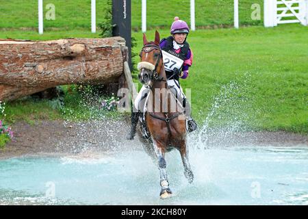 Ginny Howe à cheval Undalgo de Windsor pendant l'événement 4* Cross Country au Barbury Castle International Horse Trials, Marlborough, Wiltshire, Royaume-Uni, le dimanche 11th juillet 2021. (Photo de Jon Bromley/MI News/NurPhoto) Banque D'Images